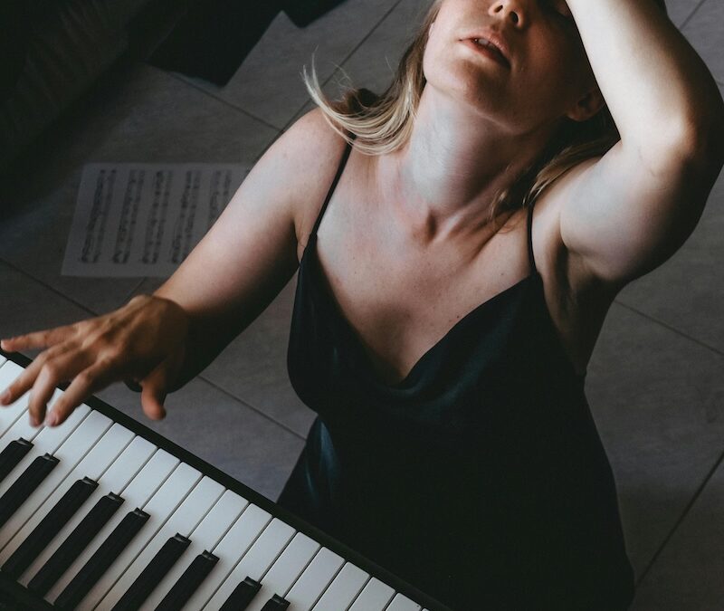 Understanding Chords & Cadence in Songwriting: A Guide for Developing Artists
