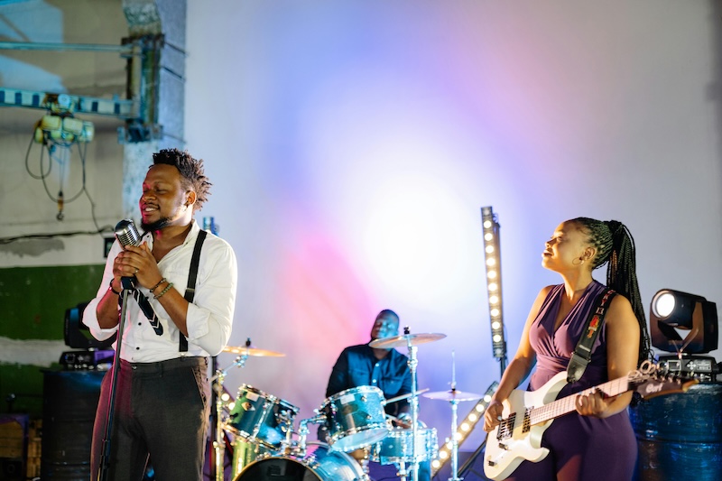 How to Craft a Set List: A Guide for Singers & Performers